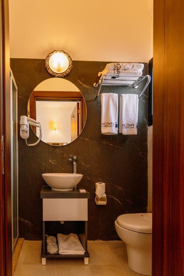 Cezar'S Airport Hotel ニコシア エクステリア 写真